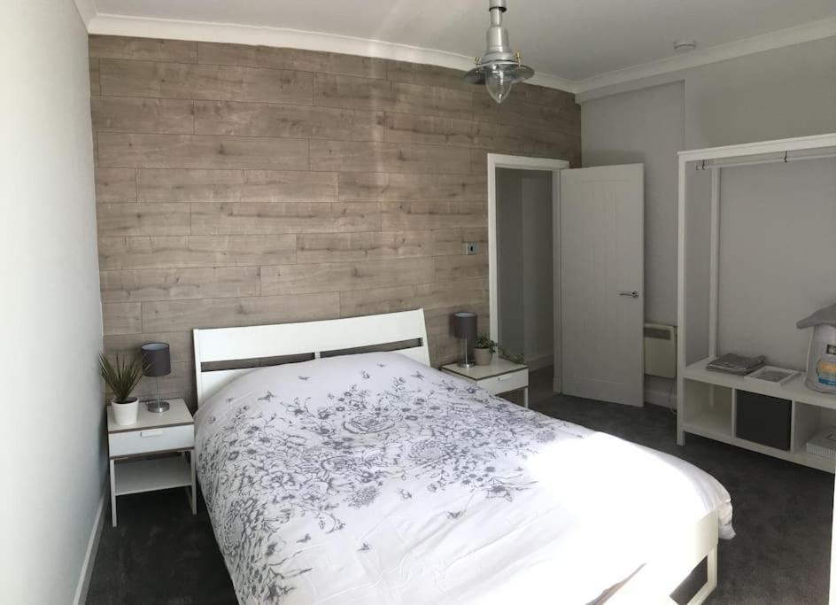 The Bolthole Apartment Limekilns Bagian luar foto