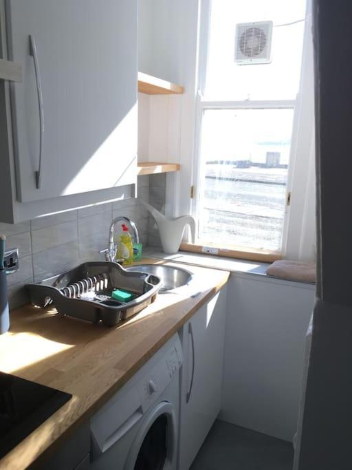 The Bolthole Apartment Limekilns Bagian luar foto