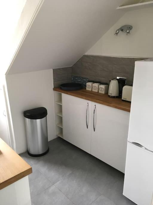 The Bolthole Apartment Limekilns Bagian luar foto