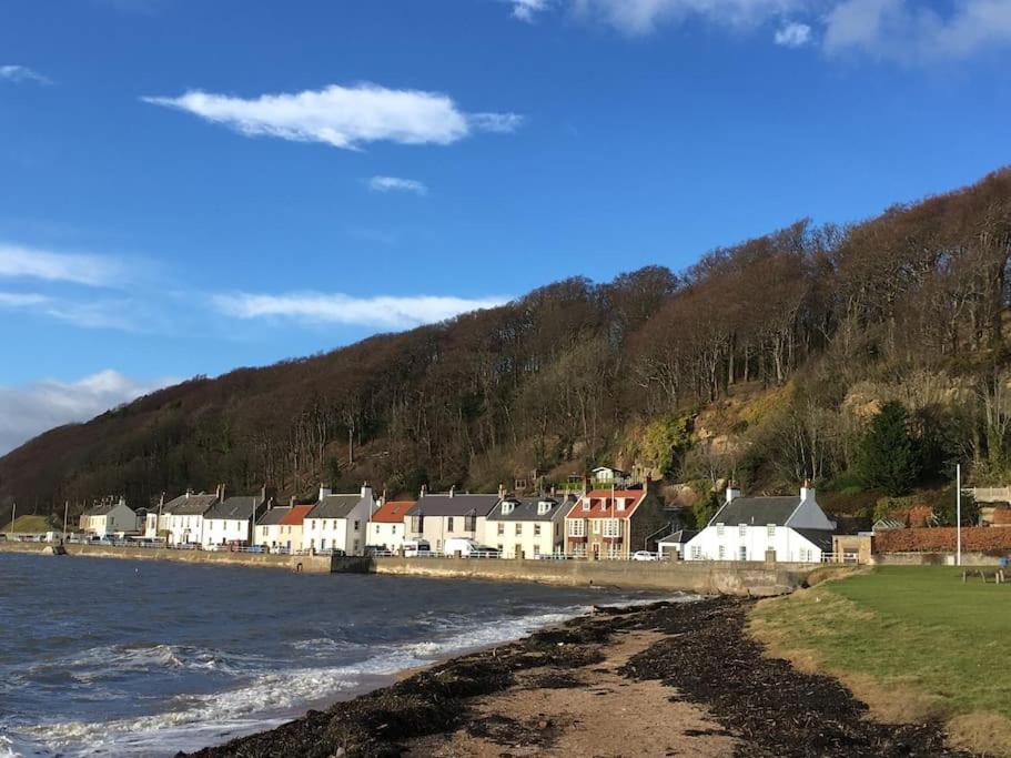 The Bolthole Apartment Limekilns Bagian luar foto